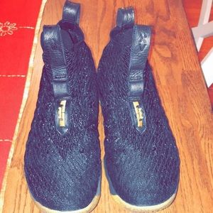 Lebron 15 Metallic Gold